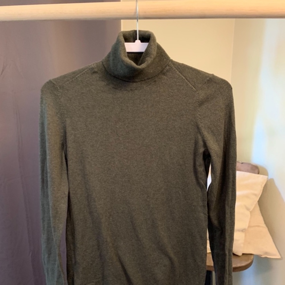 Knitted Turtle Neck